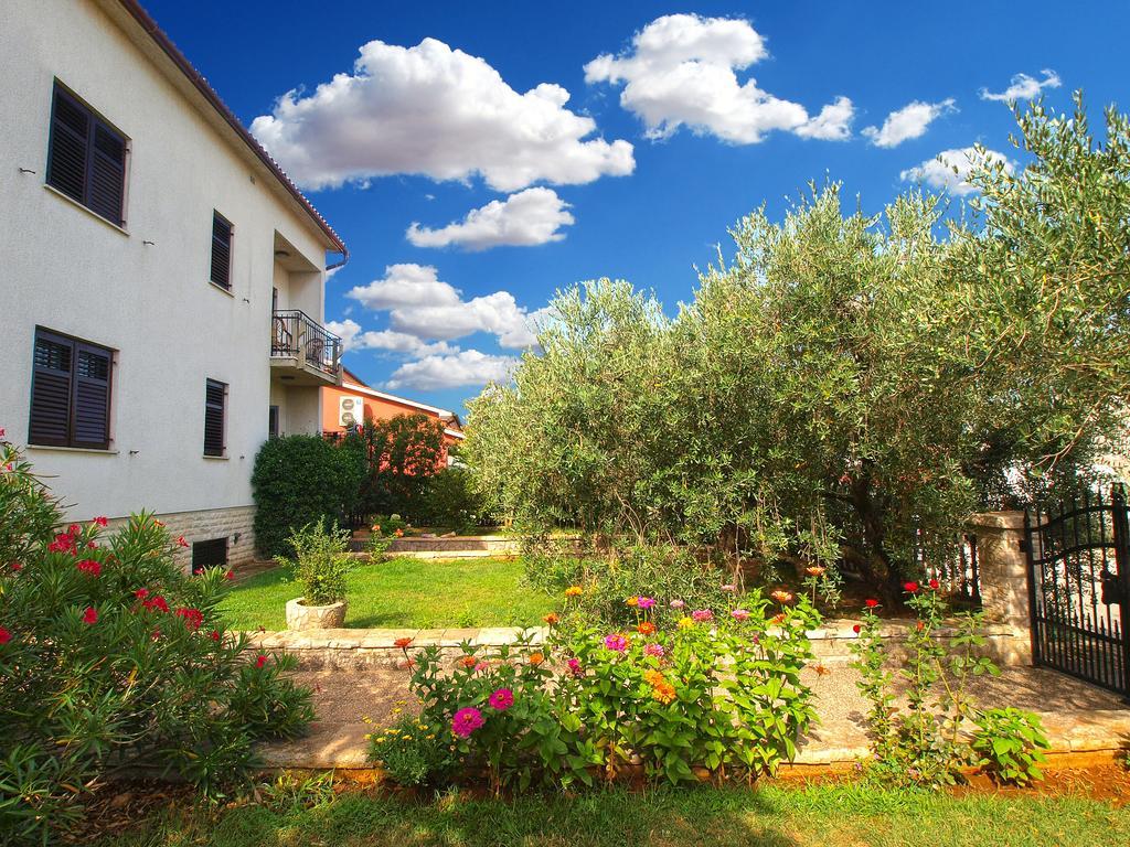 Apartments Nera Fazana Exterior photo